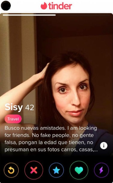 A screenshot of Aurora Phelps Tinder profile.